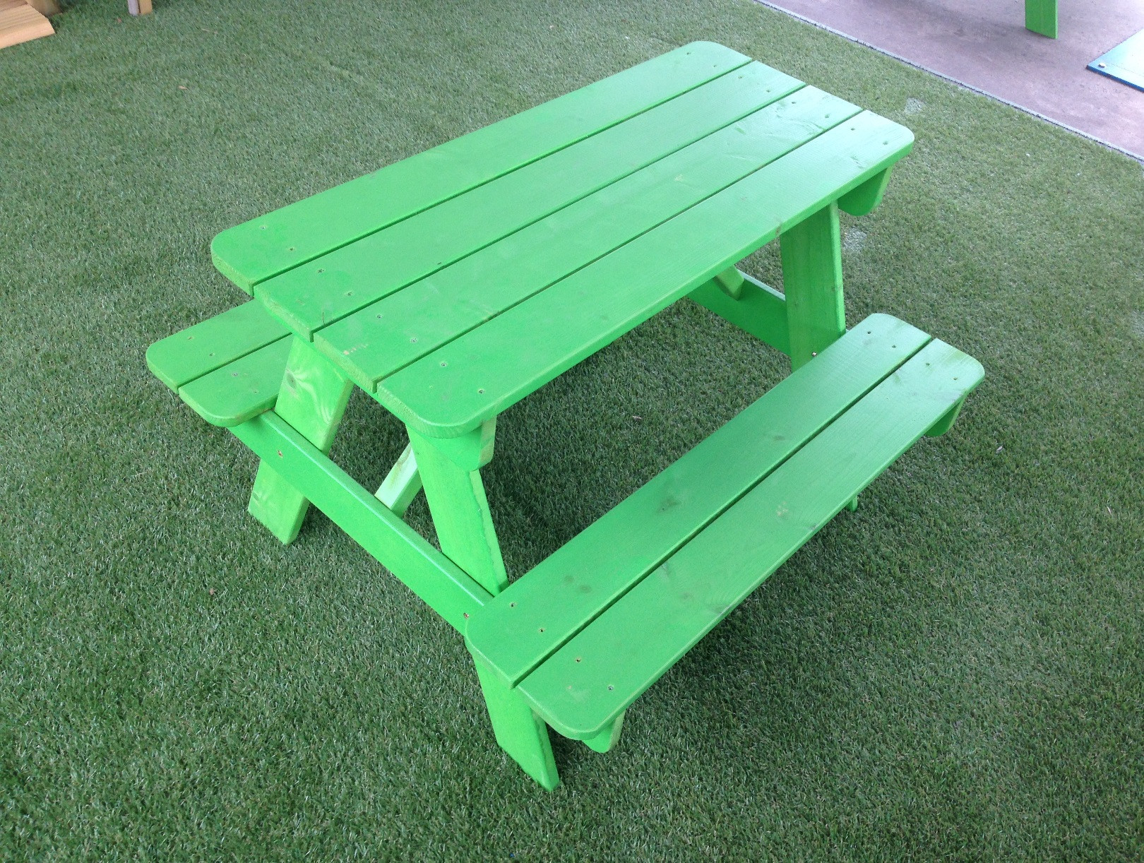 Childs Picnic Table green